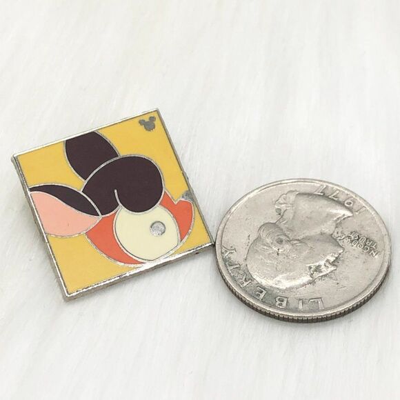 🔮 5/$25 Disney Sweet Characters Bambi Pin - Picture 2 of 3